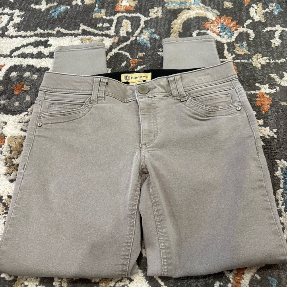 Democracy Ab Technology Gray Women’s Size
6 Jeans
